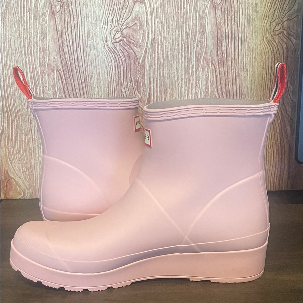 New Hunter Women’s Play Short Azalea Pink Rain Boots - Picture 5 of 8